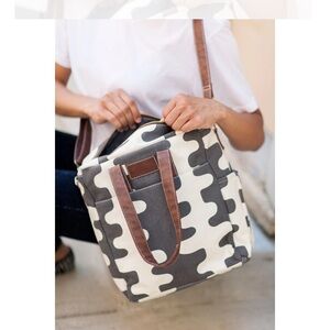 Maika Black and White Patterned Bag